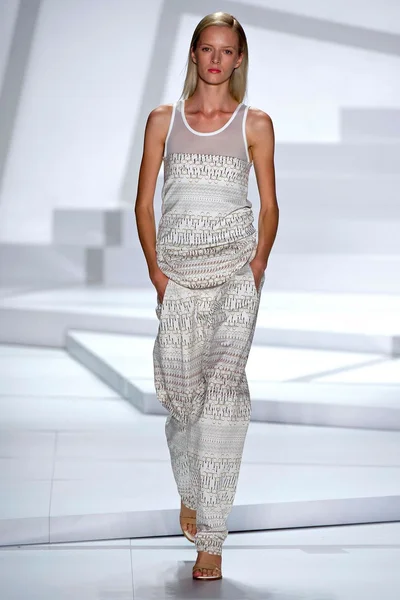 Look 4